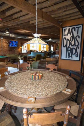 Art Alley Attic, Spacious Crossroads Loft